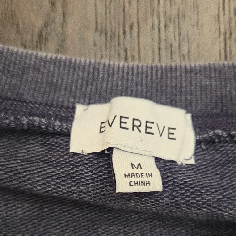 Evereve Charcoal Cropped Top Sweatshirt Size Medium - Picture 2 of 9